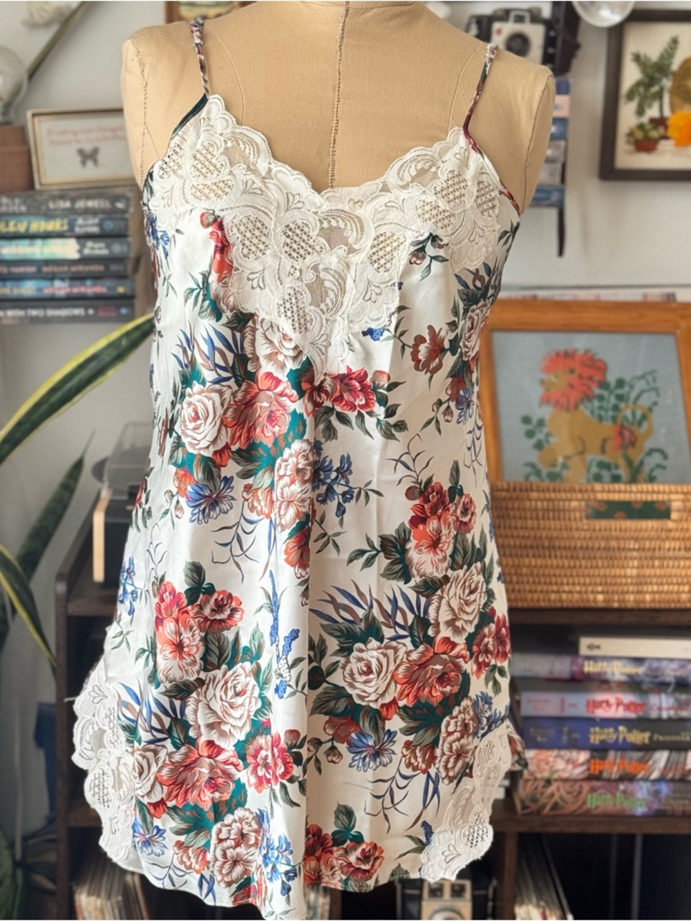 VTG Victoria’s Secret Gold Label Camisole Mini Dress Floral 90’s Lace